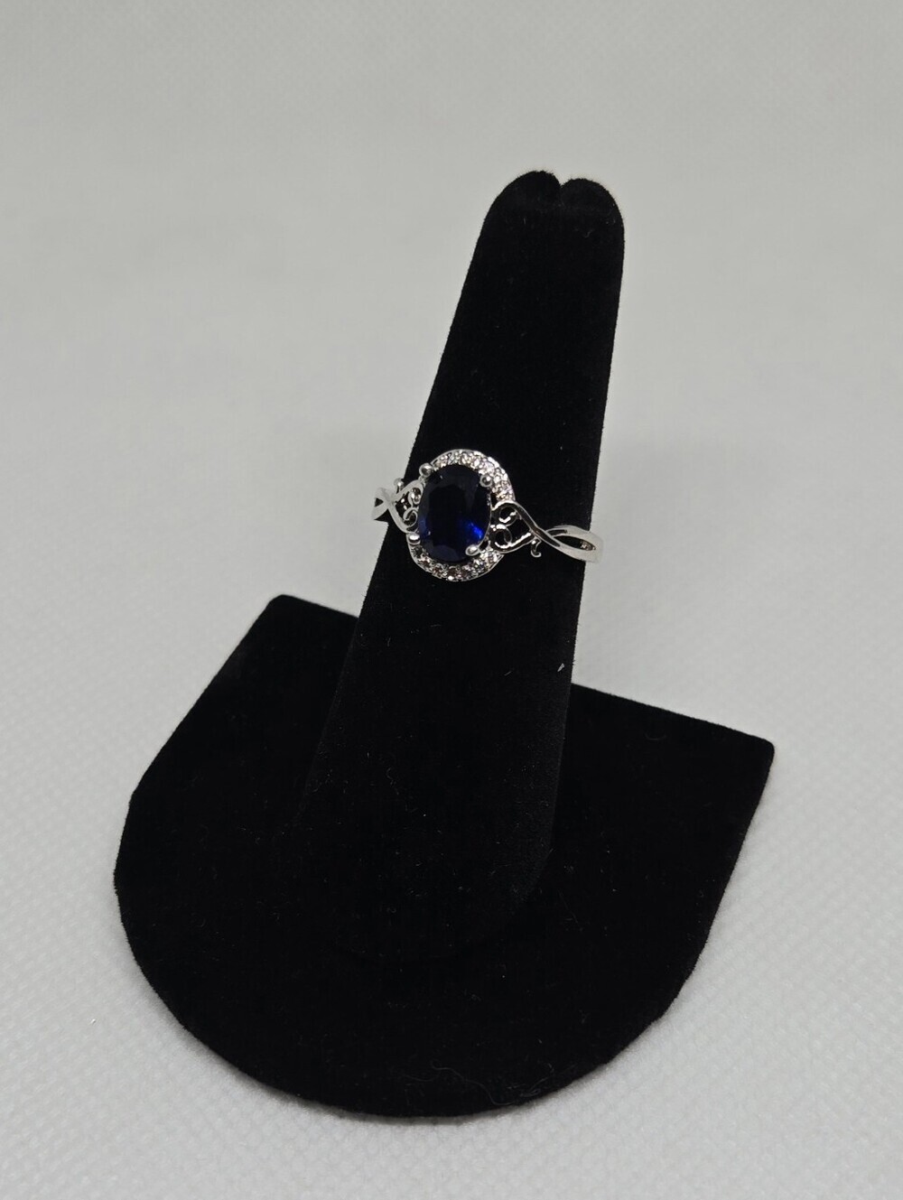 Blue Sapphire Color Halo Ring Silver Tone Filigree Statement Jewelry - Picture 6 of 13